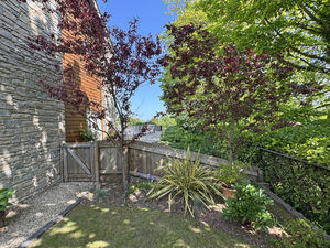 Photo 23- click for photo gallery